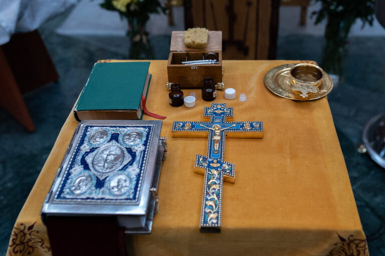 Fotografia chrztu świętego w cerkwi w Warszawie