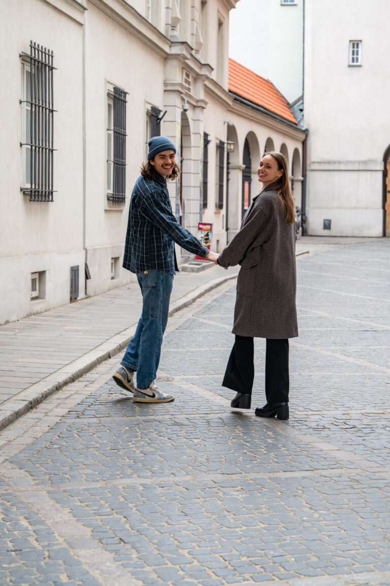Para podczas sesji zdjęciowej w Warszawie