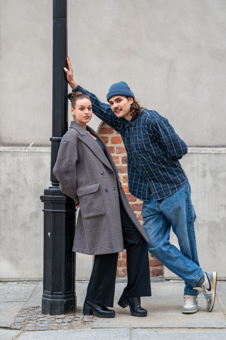 Sesja zaręczynowa pary na warszawskiej Starówce